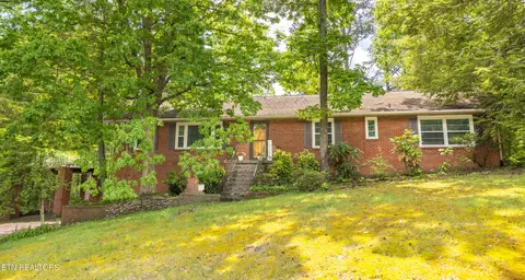 1716 Doningham Dr, Knoxville, TN 37918