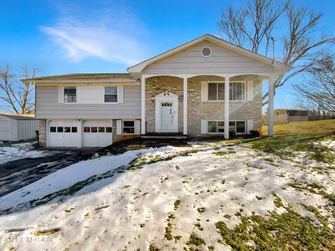 2250 Sentell Cir, Maryville, TN 37803