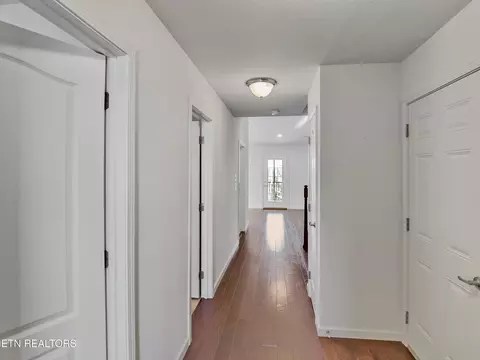 Entry Way - 175 Stonefield Dr, Harrogate, TN 37752 photo 2 of 3