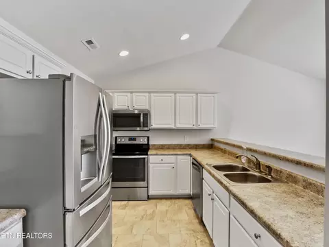 Kitchen - 175 Stonefield Dr, Harrogate, TN 37752 photo 1 of 2