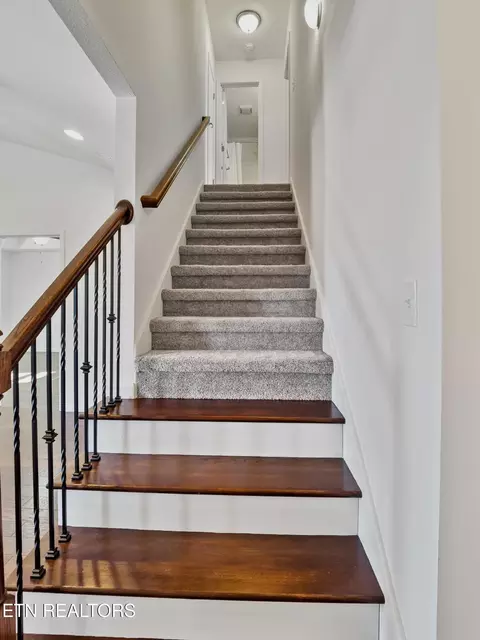 Entry Way - 175 Stonefield Dr, Harrogate, TN 37752 photo 3 of 3
