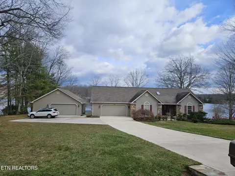 106 Canterbury Dr, Crossville, TN 38558