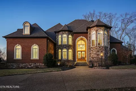 120 Southern Woods Ct, Cookeville, TN 38506