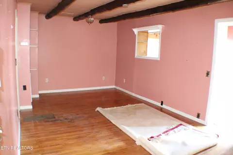 Living - 640 Nettleton Rd, Harrogate, TN 37752 photo 1 of 1