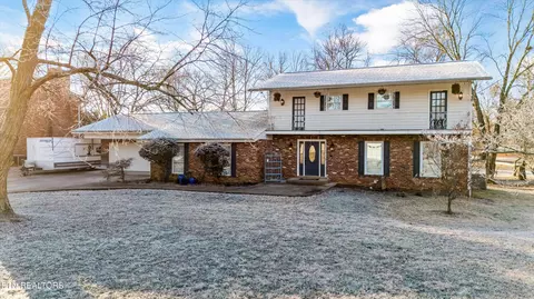 8726 Farmington Dr, Knoxville, TN 37923