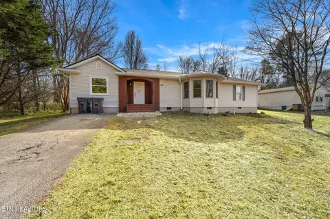 1304 Bluebird Dr, Knoxville, TN 37918