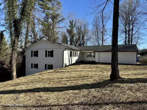 26 Montclair Rd, Oak Ridge, TN 37830