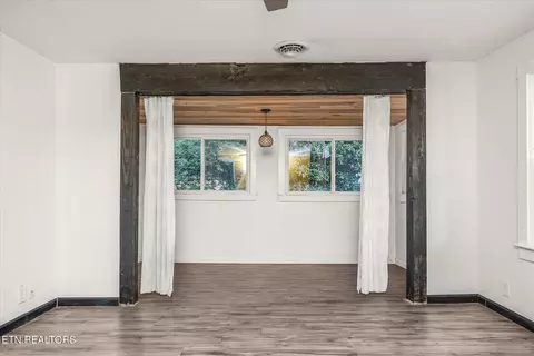 Living - 319 4th Ave, Baxter, TN 38544 photo 2 of 3