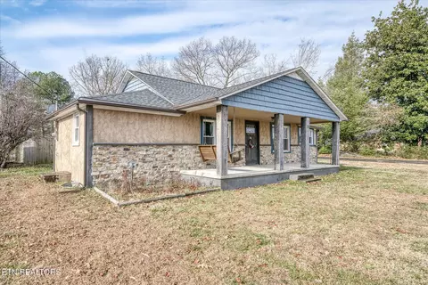 Exterior - 319 4th Ave, Baxter, TN 38544 photo 5 of 6