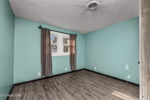Bedroom - 319 4th Ave, Baxter, TN 38544 photo 2 of 2