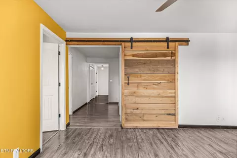 Entry Way - 319 4th Ave, Baxter, TN 38544 photo 1 of 3