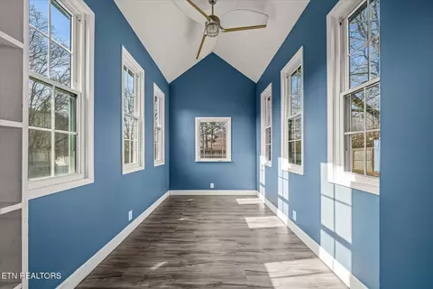 Entry Way - 319 4th Ave, Baxter, TN 38544 photo 2 of 3