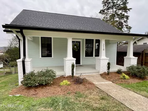 218 Campus Ln, Knoxville, TN 37918