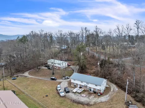 211 Timberlake Cir, Jacksboro, TN 37757