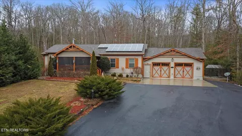 188 Wagon Wheel Ln, Pioneer, TN 37847