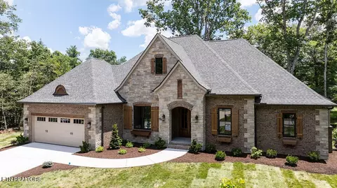 150 Forest View Dr, Crossville, TN 38558