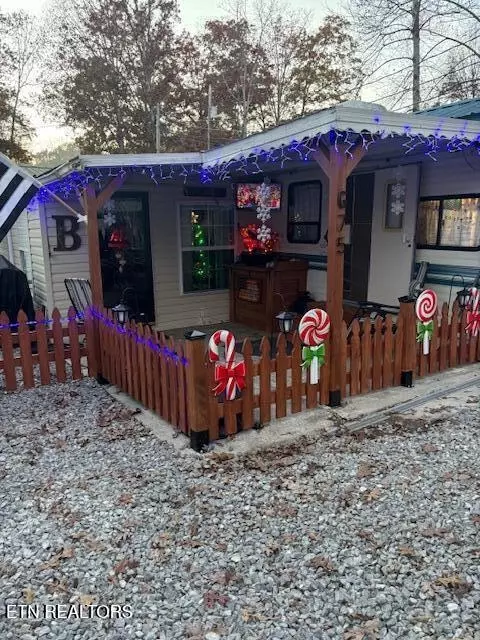86 Hollow Log Tr, Crossville, TN 38572