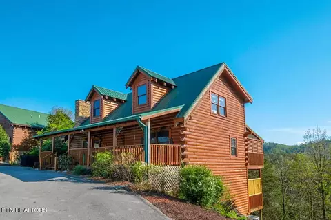 3215 White Falcon Way, Pigeon Forge, TN 37863