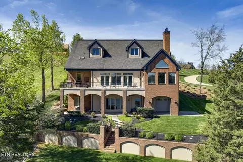 18128 Lighthouse Pointe Dr, Lenoir City, TN 37772