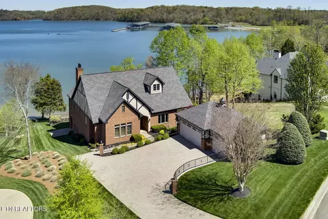 18128 Lighthouse Pointe Dr, Lenoir City, TN 37772