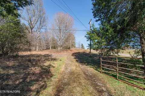 2482 Old Harriman Hwy, Oliver Springs, TN 37840