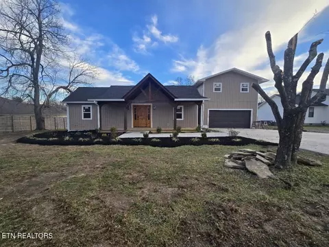 576 Stanley St, Oneida, TN 37841