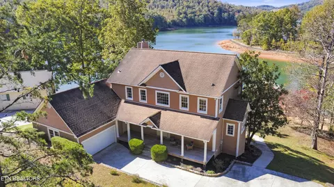 462 White Tail Ln, La Follette, TN 37766