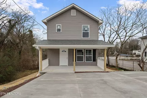 389 W Outer Dr, Oak Ridge, TN 37830