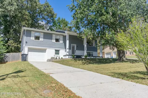 7617 SW Hawthorne Dr, Knoxville, TN 37919
