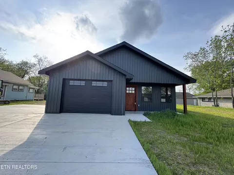 453 N Main St, Oneida, TN 37841