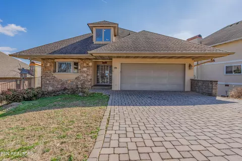 458 Maggie Mack Ln, Sevierville, TN 37862