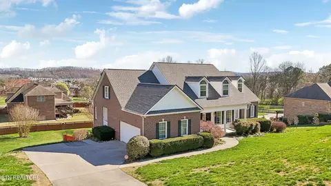 5112 Gouffon Rd, Knoxville, TN 37918