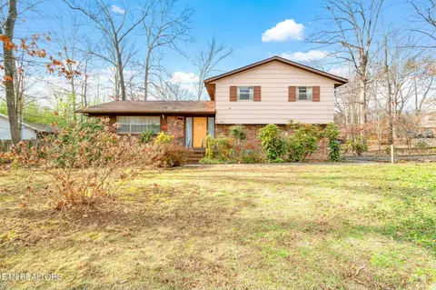 1113 Burning Tr, Knoxville, TN 37909