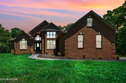 1031 Laurel Hills Drive Dr, Dickson, TN 37055