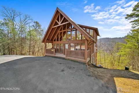 1619 Barn Door Ln, Sevierville, TN 37862
