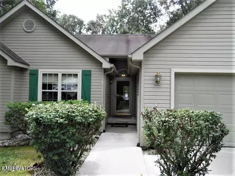 15 Charlton Ln, Crossville, TN 38558