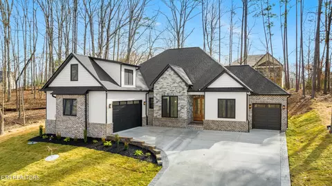 221 Chahyga Cir, Loudon, TN 37774