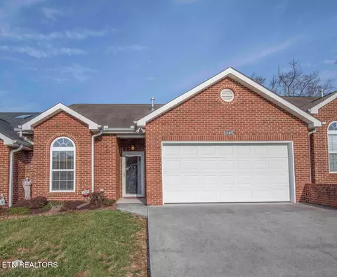 1147 Harbin Ridge Ln, Knoxville, TN 37909