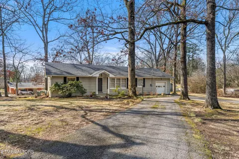 1901 Crestway Dr, Athens, TN 37303