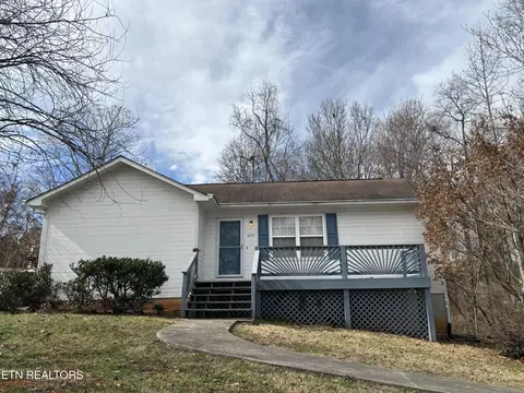 2245 Quail Hollow Rd, Knoxville, TN 37923