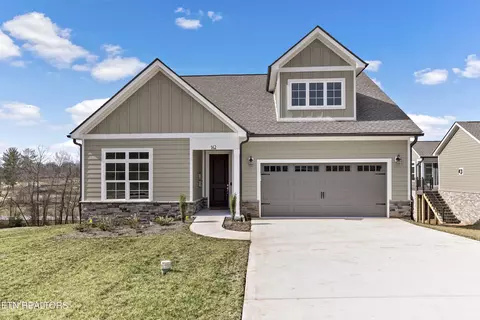 142 Cherry Blossom Ct, Lenoir City, TN 37772