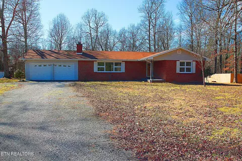90 Snow White Dr, Crossville, TN 38572