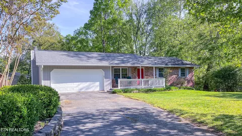 10104 Oak Creek Ln, Knoxville, TN 37932