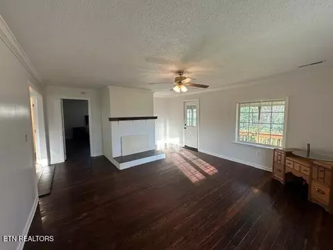 Living - 317 Melody Dr, Ewing, VA 24248 photo 1 of 4