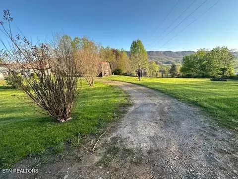 Exterior - 317 Melody Dr, Ewing, VA 24248 photo 14 of 19