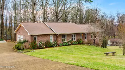 6229 Grove Dr, Knoxville, TN 37918
