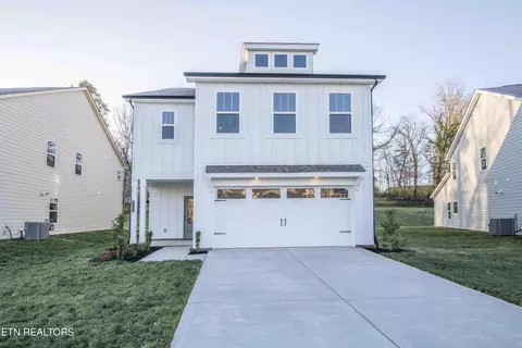 12742 Duckfoot Ln, Farragut, TN 37934