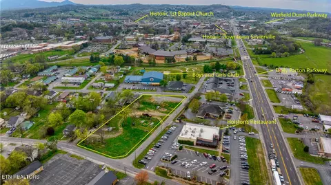 601 E Bruce St, Sevierville, TN 37862