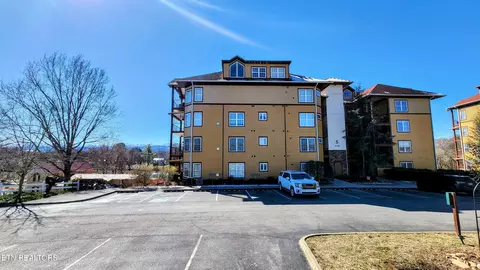527 River Place Way UNIT 528, Sevierville, TN 37862