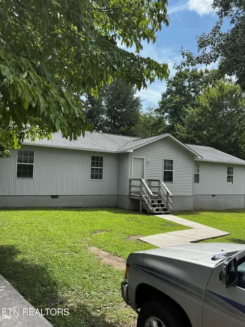 669 Myrtle Ave, Crossville, TN 38555